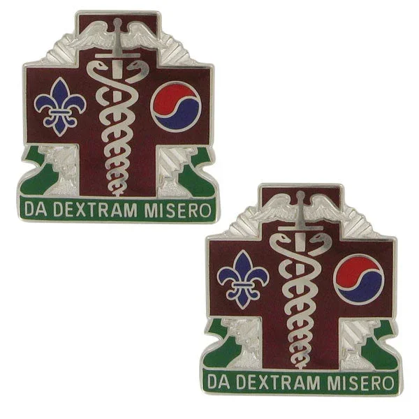 Army Crest: 65th Medical Brigade – Da Dextram Misero